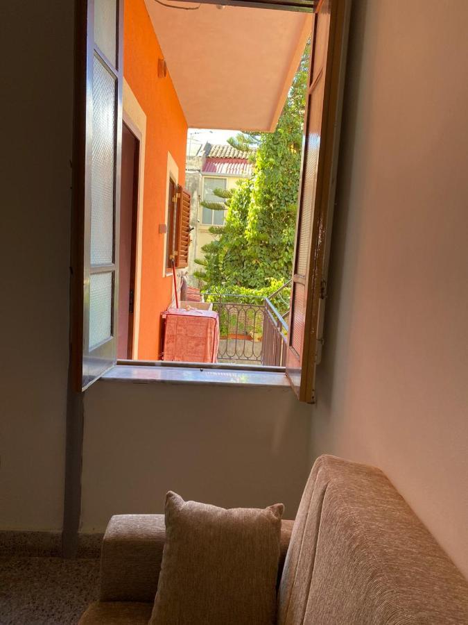 Casa Vacanza Santa Teresa Di Riva Bagian luar foto